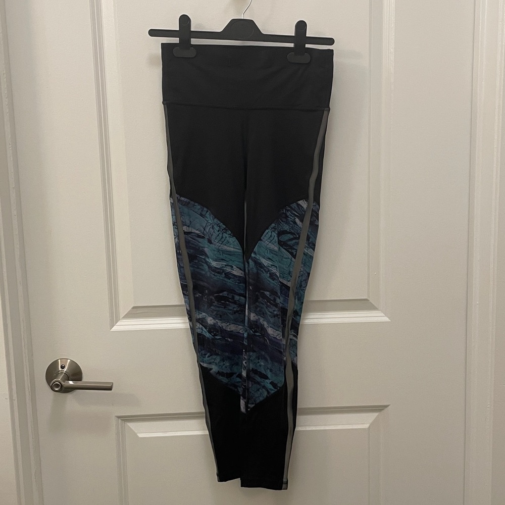 Lululemon size 4 fast and free leggings